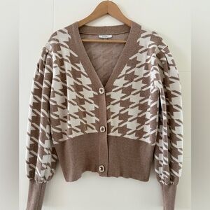 Sioni Houndstooth Rayon Blend Cardigan, size large.